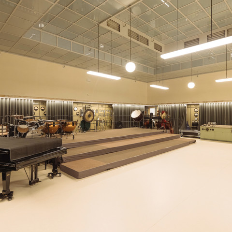 Historic control room at Kraftwerk Mitte Historische Schaltwarte im Kraftwerk MitteHistoric control room at Kraftwerk MitteHistorická řídicí místnost v elektrárně MitteHistoryczna sterownia w elektrowni MitteHistorische controlekamer bij elektriciteitscentrale MitteLa storica sala di controllo della centrale elettrica di Mitte