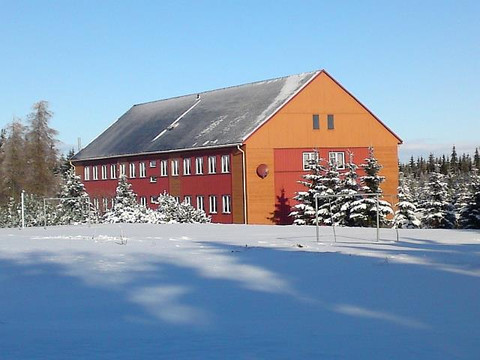 Hausansicht im Winter