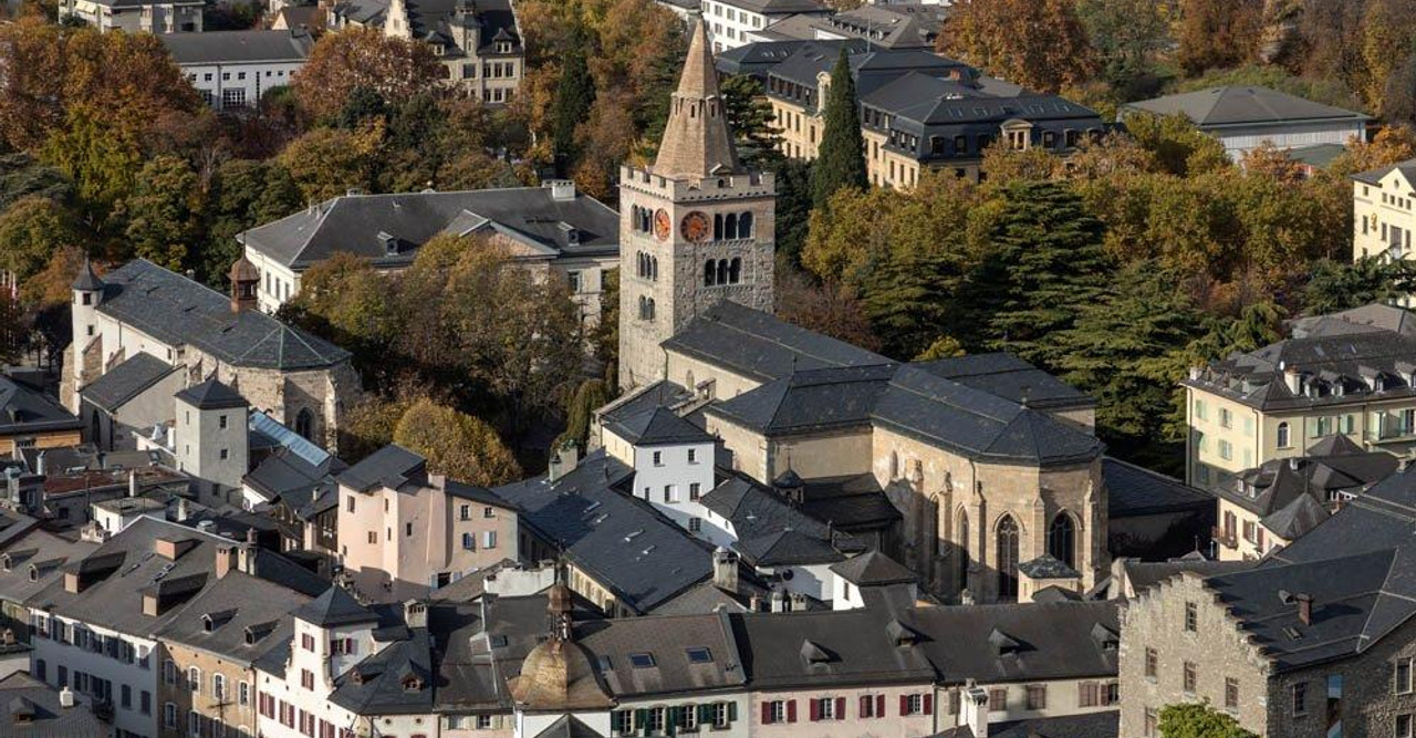Sion: Blick von Valeria auf Kathedrale