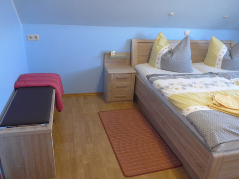 Schlafzimmer (4)