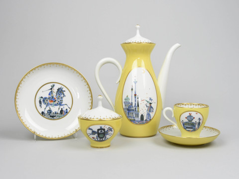 Teile des „Kollektivservice“ mit Dekor „Münchhausen“