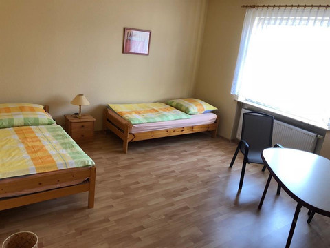 Schlafzimmer 2