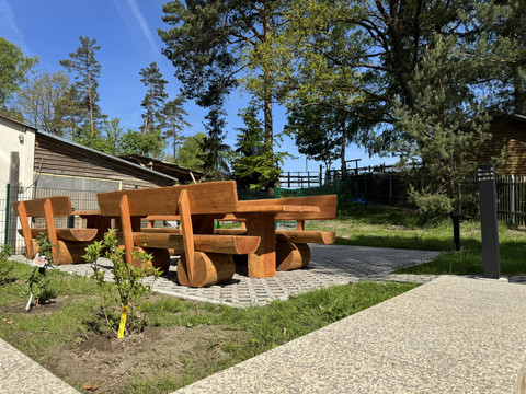 Garten mit Sitzmöglichkeiten