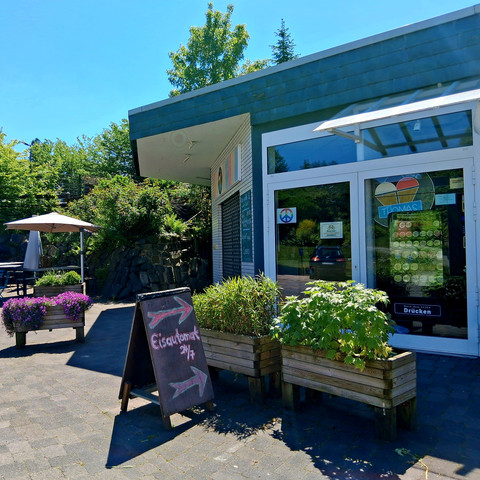 Eisautomat Thomas Eiscafe.jpg