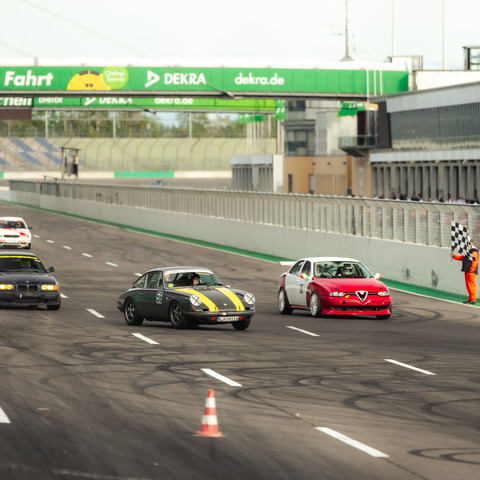 Start-Ziel-Gerade Start-Ziel-Gerade des DEKRA LausitzringsStart-finish straight at the DEKRA Lausitzring