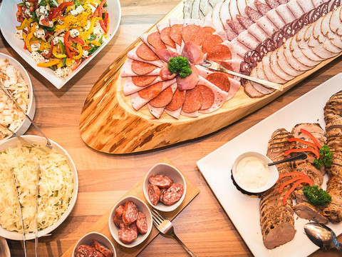 Wurstspezialitäten vom einheimischen Metzger