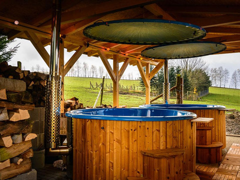 Unsere Badezuber mit Blick zum Wildgehege