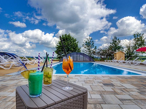 Wettiner-Hoehe-Pool3-web