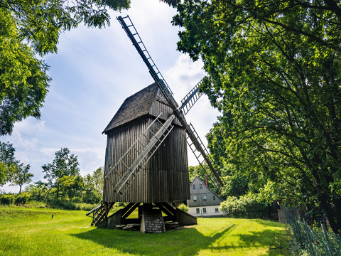 Bockwindmühle im Deutschen Landwirtschaftsmuseum Schloss Blankenhain