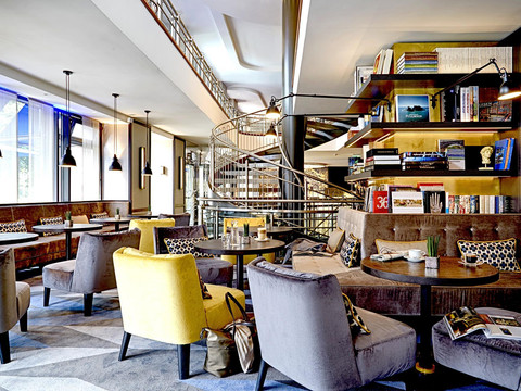 Bibliothek im Seaside Park Hotel