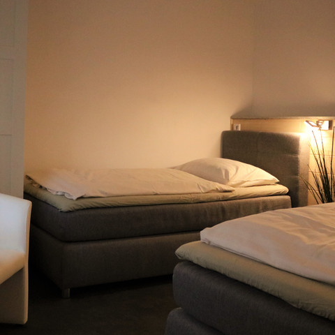 Schlafzimmer klein.JPG