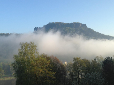 Lilienstein im Nebelmeer