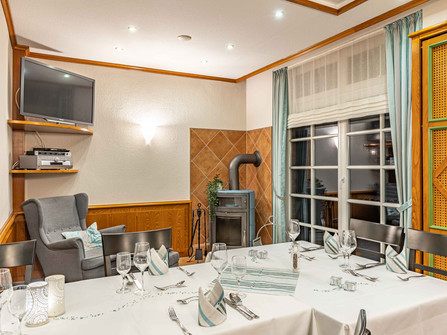 Landgasthof Seebeck Kaminzimmer2.jpg