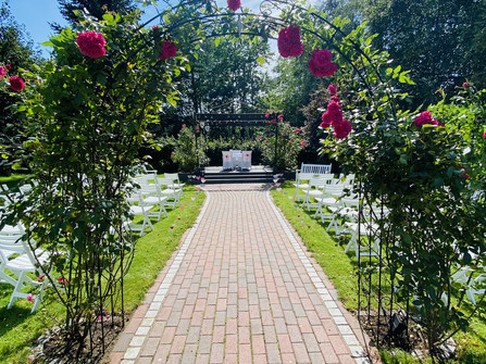 Landgasthof Seebeck Traugarten Rose.jpeg