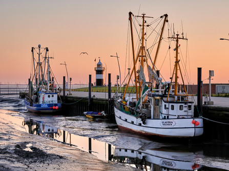 Abendstimmung am Kutterhafen in Wremen