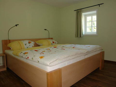 Schlafzimmer 1