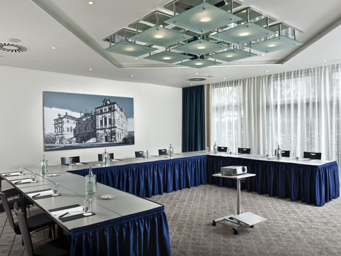 Raum Lauenstein_U-Form