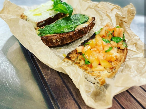 Restaurant & Bar No.9_3erlei Bruscetta.jpg