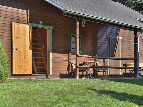 Außenansicht Blockhütte