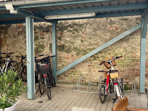 Unterstellplatz für die Fahrräder