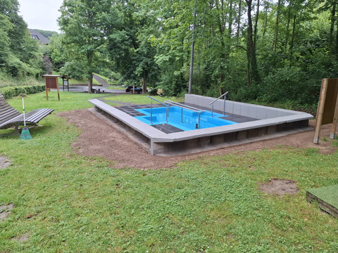 Platz Kneippbecken Herchen.jpg