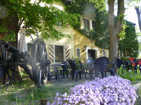 Schloss Issigau - Blick zum Schloss