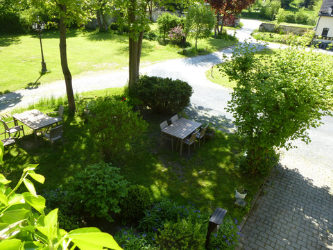 Schloss Issigau - Hofbereich