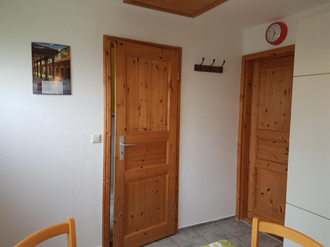 Türen Bad und Wohn-/Schlafbereich