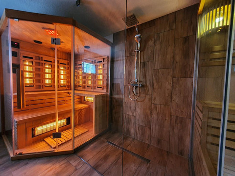 Sauna und Infrarot Kabine