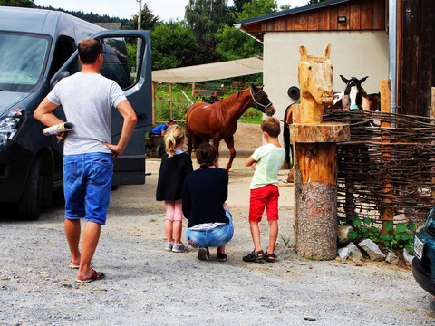 Gutshof_Schirgiswalde_Außenbereich_Kinder_Familie_