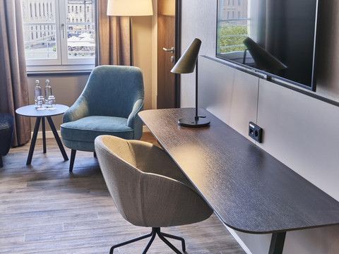 SHR_Dresden_DeSaxe_rooms_GrandDeluxeRoom_4-5mb