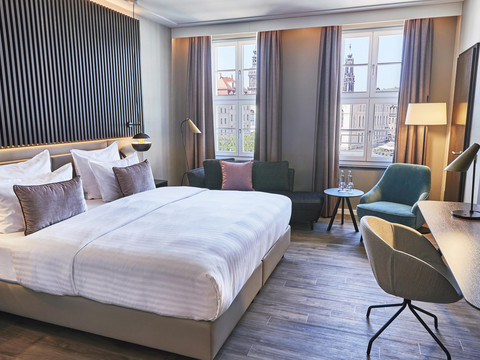 SHR_Dresden_DeSaxe_rooms_GrandDeluxeRoom_3-5mb