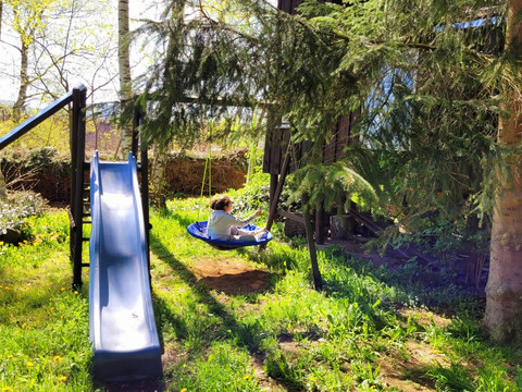 Spielplatz im Grundstück