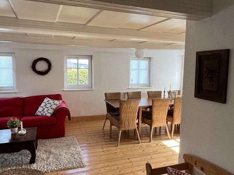 B53C18E8-48AD-411B-8FB4-C8E7A1F95572