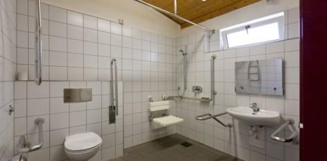 Sanitäreinrichtung für Menschen mit Behinderung