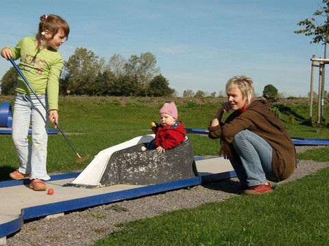 Minigolfanlage direkt am Hotel