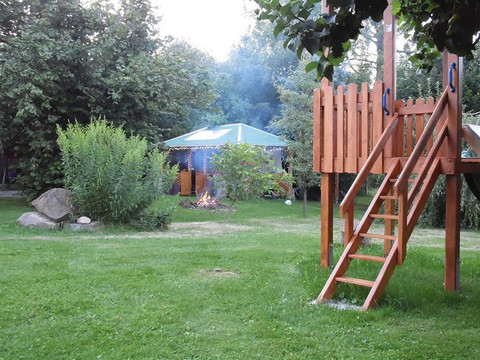 Gartenhaus mit Spielturm 0.5