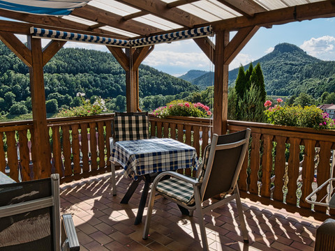 Terrasse mit Blick zum Lilienstein ...