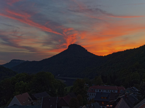 Abendhimmel über dem Lilienstein