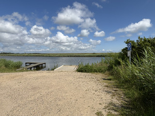© Lynn Scotti I Sylt Marketing_Behindertenparkplätze am barrierefreien Angelsteg am Katrevel.JPEG