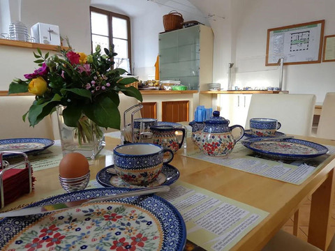 Fruehstueck-Fruehstueckstisch