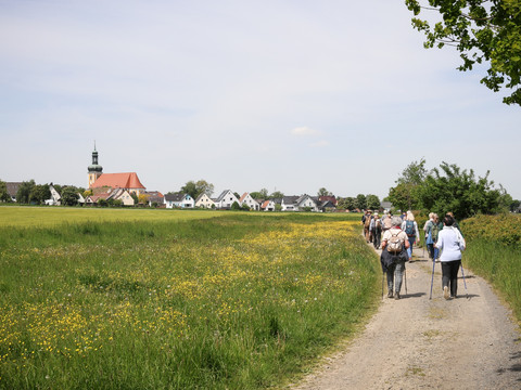 Wandergruppe zwischen Zerna und Rosenthal