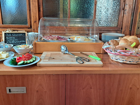 Frühstücksbuffet- mit herzhaften Leckereien