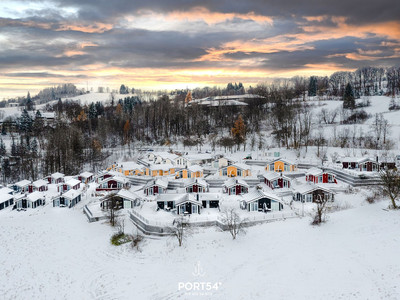 Ferienpark Sankt Andreasberg - Häuserbeispiel im Winter - Luftaufnahme