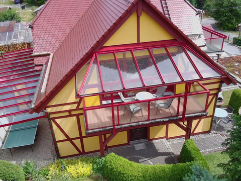 überdachter Balkon vorhanden