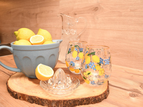 ZitronensaftmitGlas