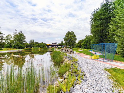 Campingplatz Regenbogen in Bad Gandersheim - Minigolfplatz am See