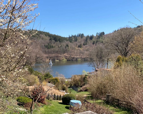 Der Blick vom Balkon im Frühling
