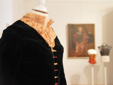 Kinder in Samt und Seide_Sonderausstellung_Rochsburg_2.JPG