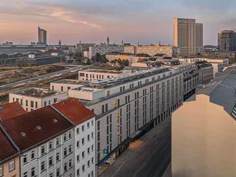 Radisson-Blick-auf-Stadt-und-Hotel